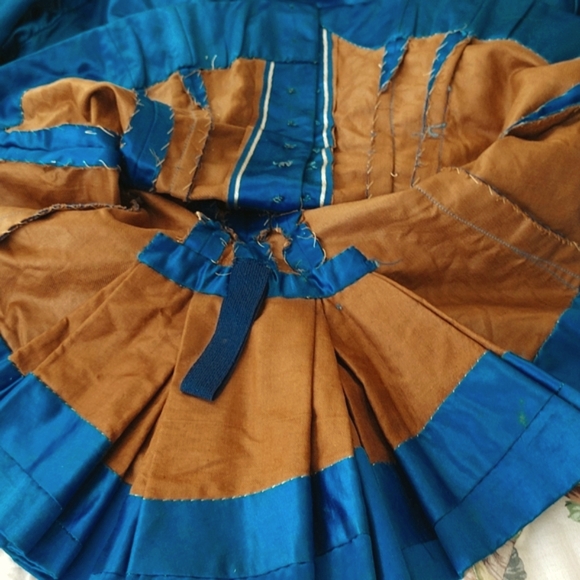 #9 True VICTORIAN Child's SILK SATIN BODICE / JACKET w Original MoonStar Buttons - Picture 10 of 16